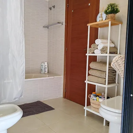 Paula Pool Adeje אדחה