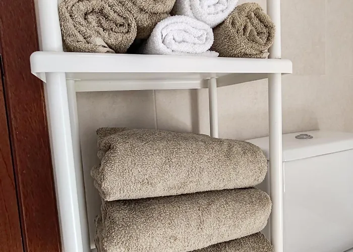 Paula Pool Adeje * أذيخي